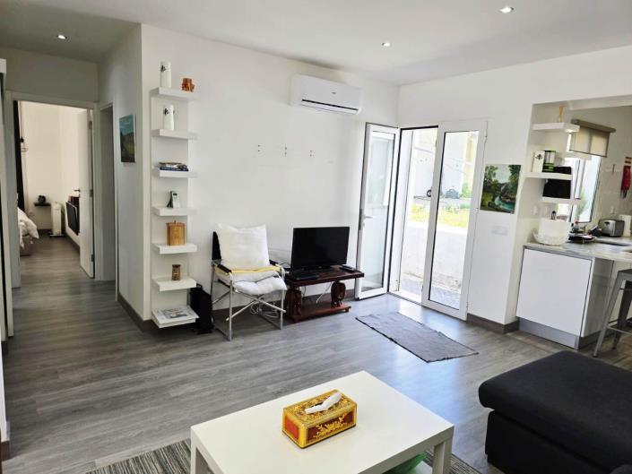 Image No.5-2 Bed House for sale