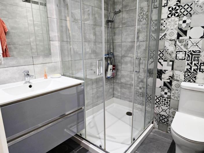 Image No.14-2 Bed House for sale