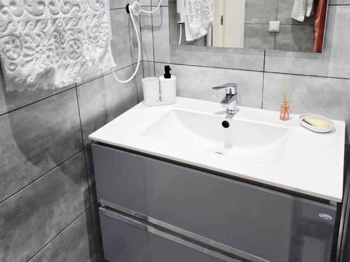 Image No.15-2 Bed House for sale