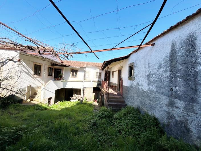 Image No.4-6 Bed House for sale