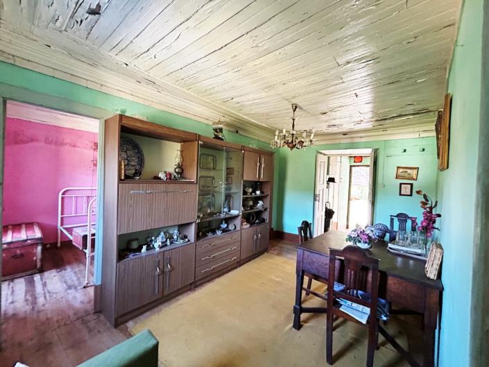 Image No.10-6 Bed House for sale