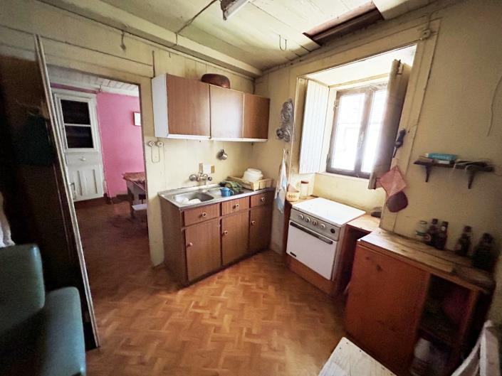 Image No.16-6 Bed House for sale