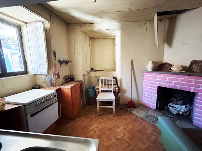 Image No.17-6 Bed House for sale