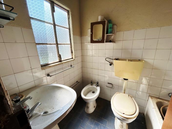 Image No.33-6 Bed House for sale