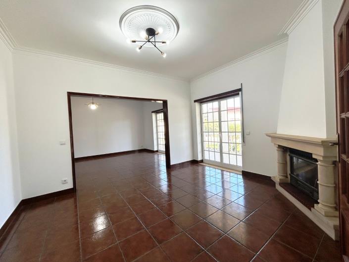 Image No.6-3 Bed House for sale