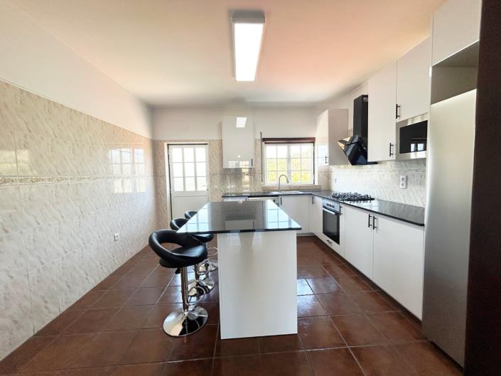 Image No.10-3 Bed House for sale