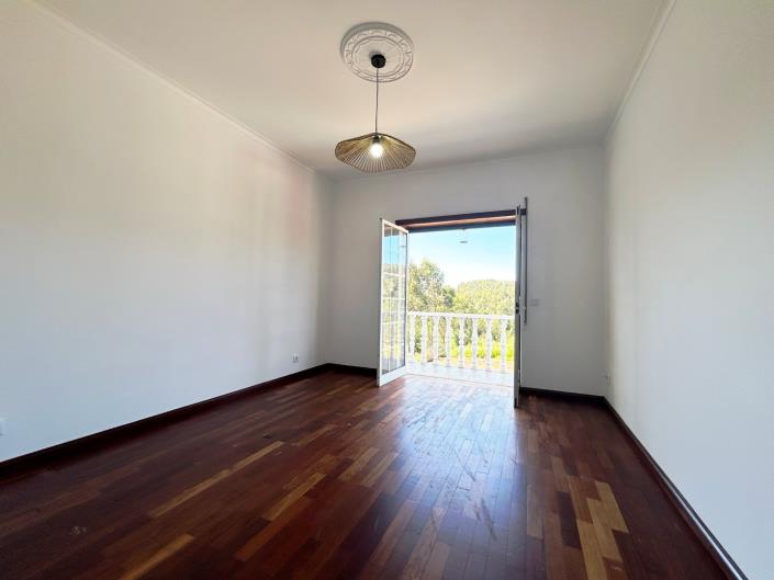 Image No.15-3 Bed House for sale