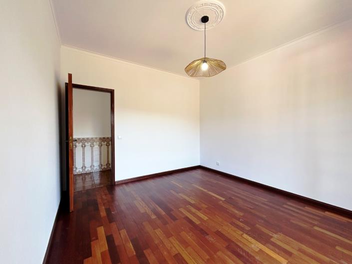 Image No.16-3 Bed House for sale