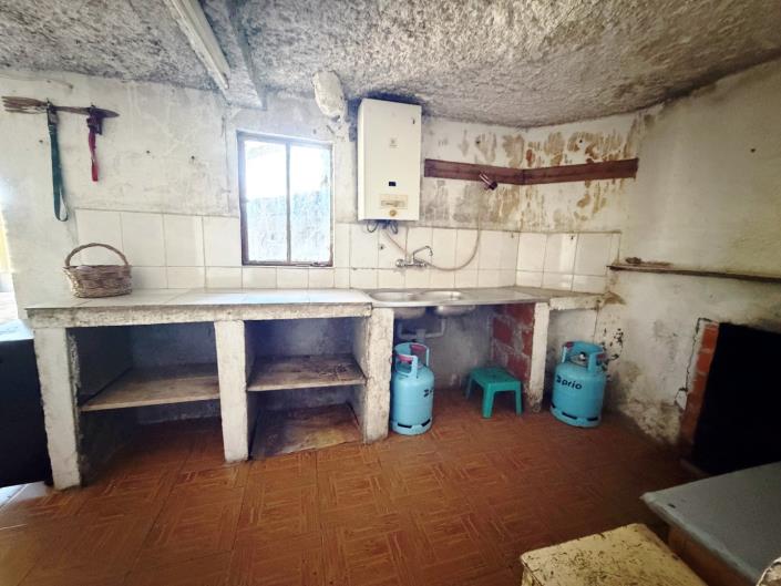 Image No.26-3 Bed House for sale