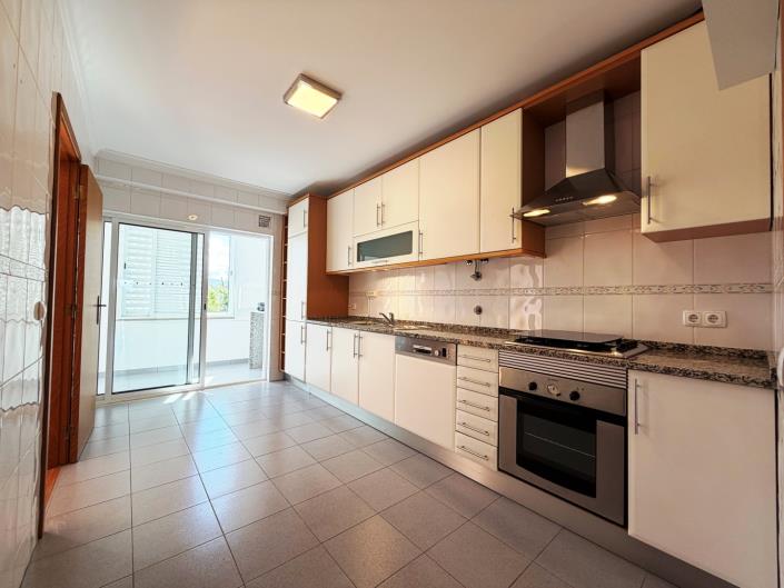 Image No.10-4 Bed House for sale