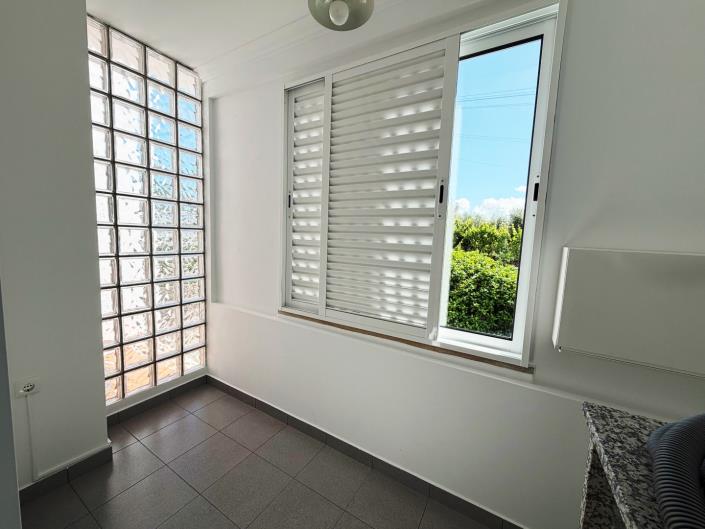 Image No.12-4 Bed House for sale