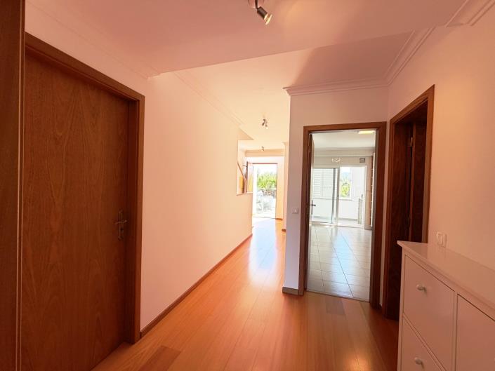 Image No.13-4 Bed House for sale