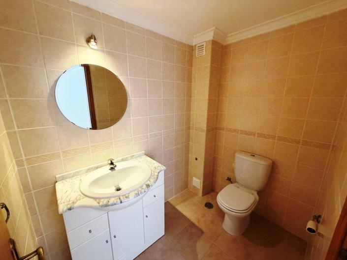 Image No.14-4 Bed House for sale