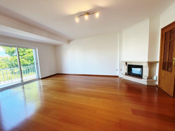 Image No.17-4 Bed House for sale