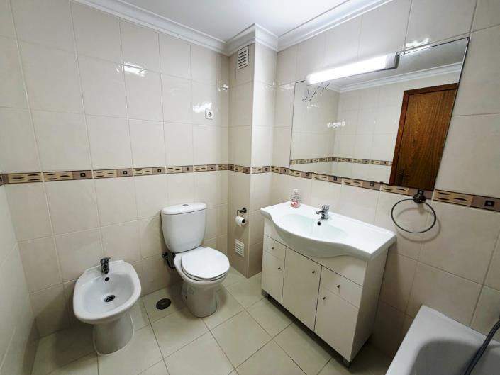 Image No.28-4 Bed House for sale