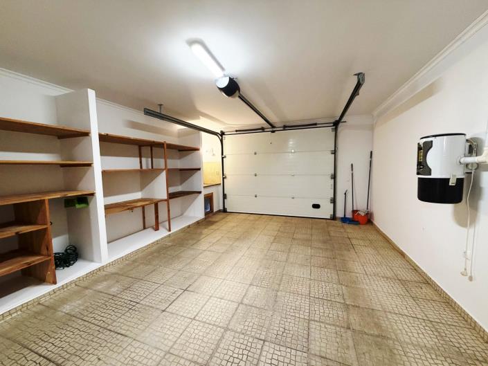 Image No.42-4 Bed House for sale