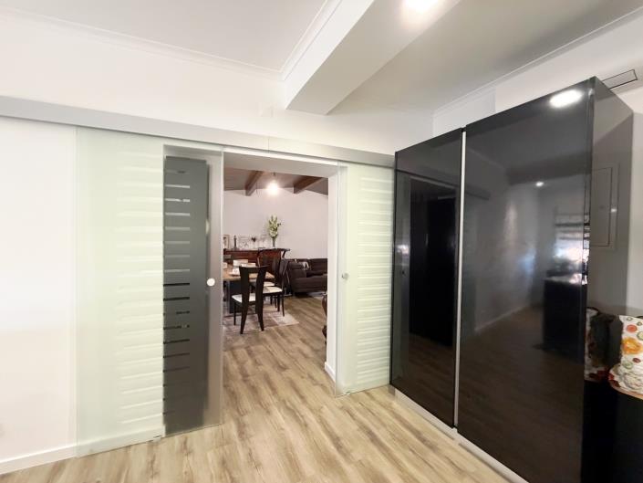 Image No.12-3 Bed Flat for sale