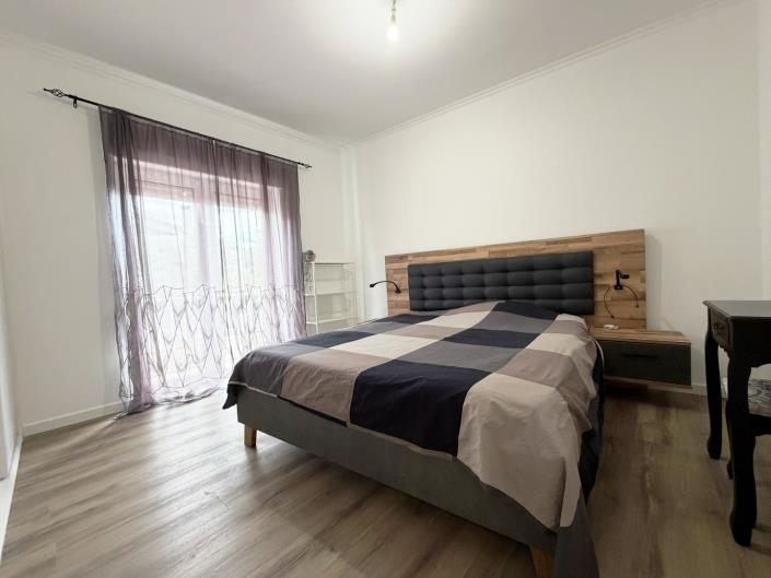 Image No.22-3 Bed Flat for sale