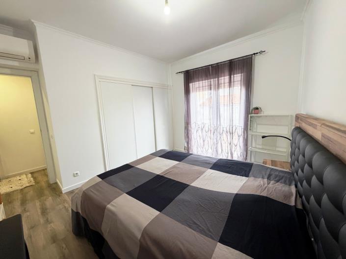 Image No.23-3 Bed Flat for sale
