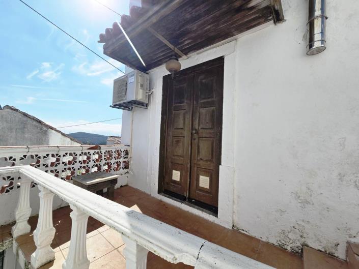 Image No.6-3 Bed House for sale