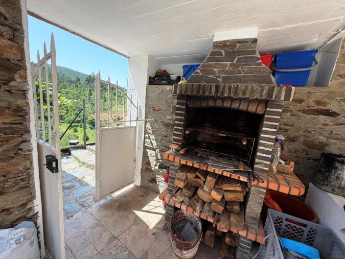 Image No.8-2 Bed Farmhouse for sale