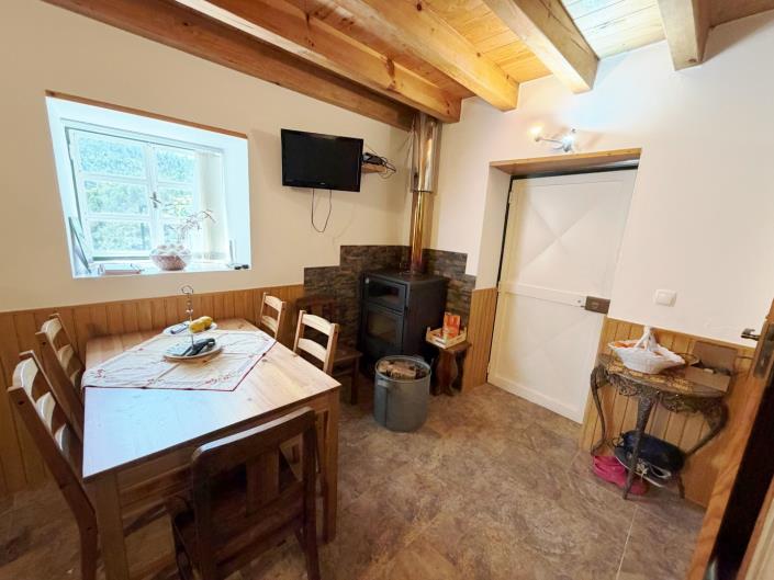 Image No.12-2 Bed Farmhouse for sale