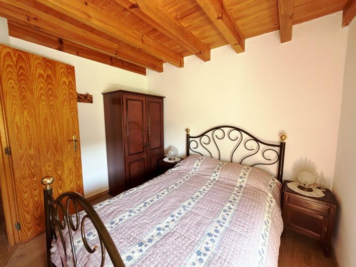 Image No.18-2 Bed Farmhouse for sale