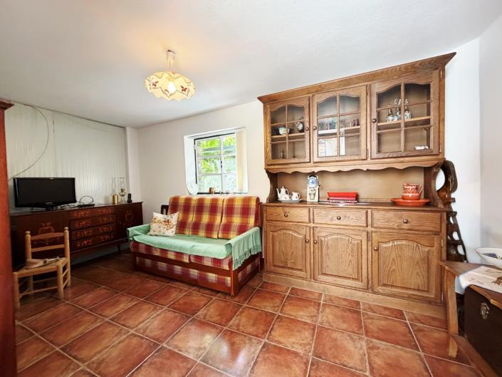 Image No.25-2 Bed Farmhouse for sale