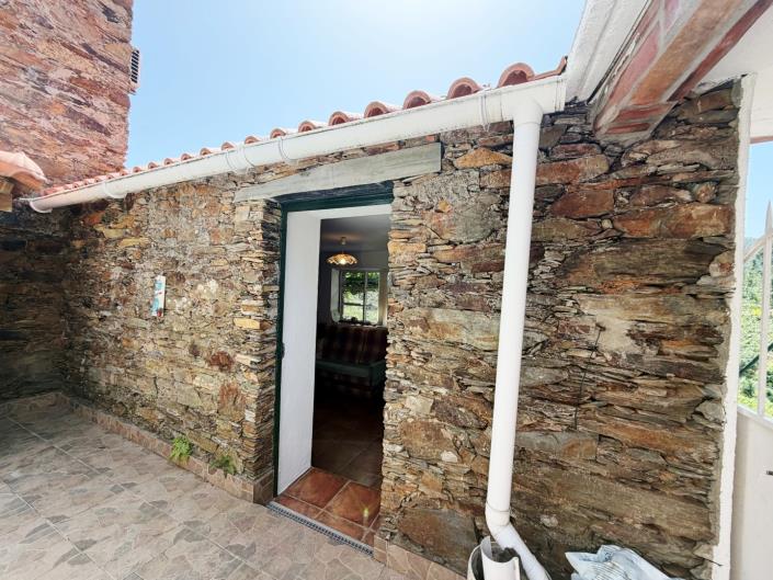 Image No.24-2 Bed Farmhouse for sale