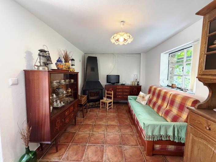 Image No.26-2 Bed Farmhouse for sale