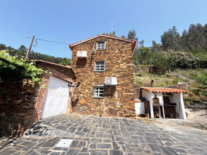 Image No.31-2 Bed Farmhouse for sale