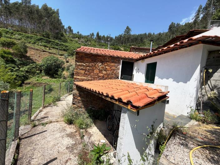 Image No.33-2 Bed Farmhouse for sale