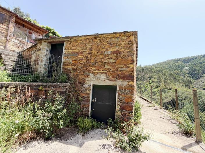 Image No.35-2 Bed Farmhouse for sale
