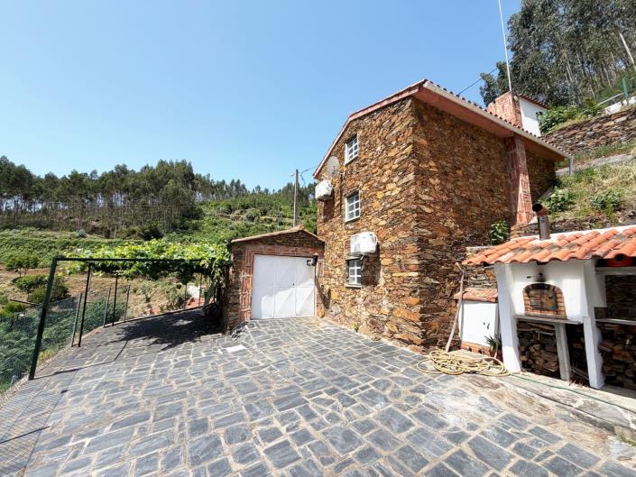 Image No.39-2 Bed Farmhouse for sale