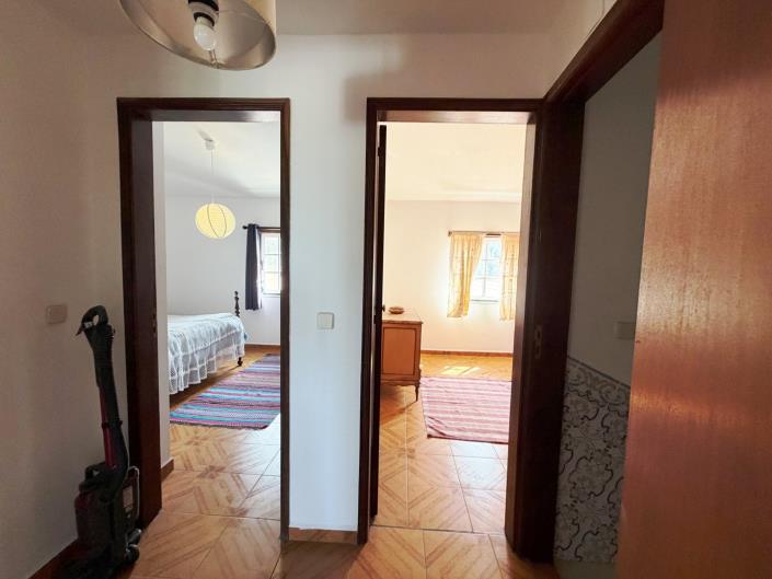 Image No.17-6 Bed House for sale