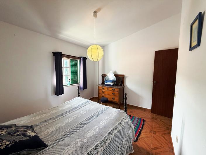 Image No.20-6 Bed House for sale