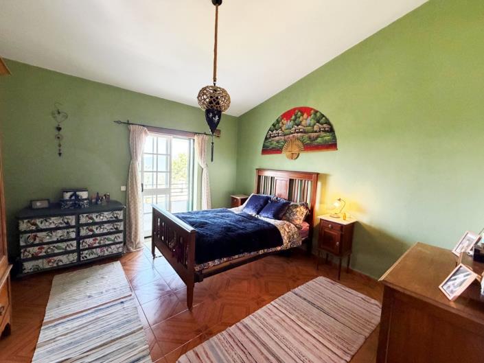 Image No.22-6 Bed House for sale