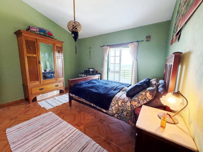Image No.23-6 Bed House for sale