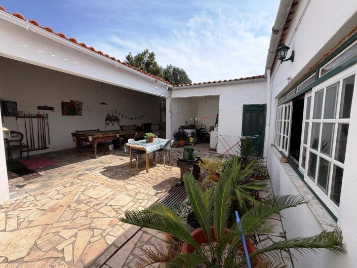 Image No.26-6 Bed House for sale