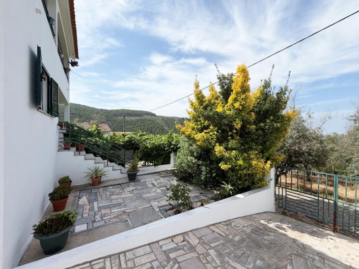 Image No.32-6 Bed House for sale