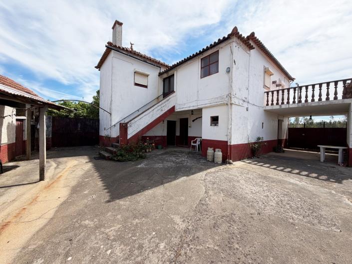 Image No.14-3 Bed Farmhouse for sale