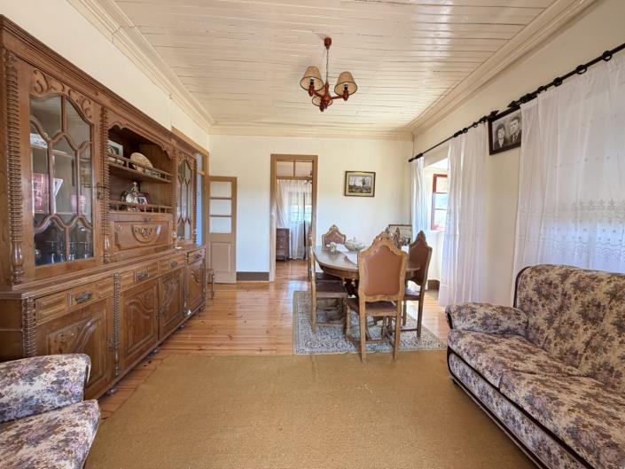 Image No.23-3 Bed Farmhouse for sale