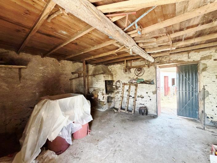 Image No.36-3 Bed Farmhouse for sale