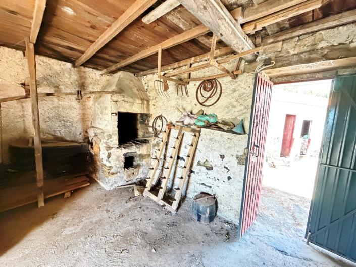 Image No.37-3 Bed Farmhouse for sale