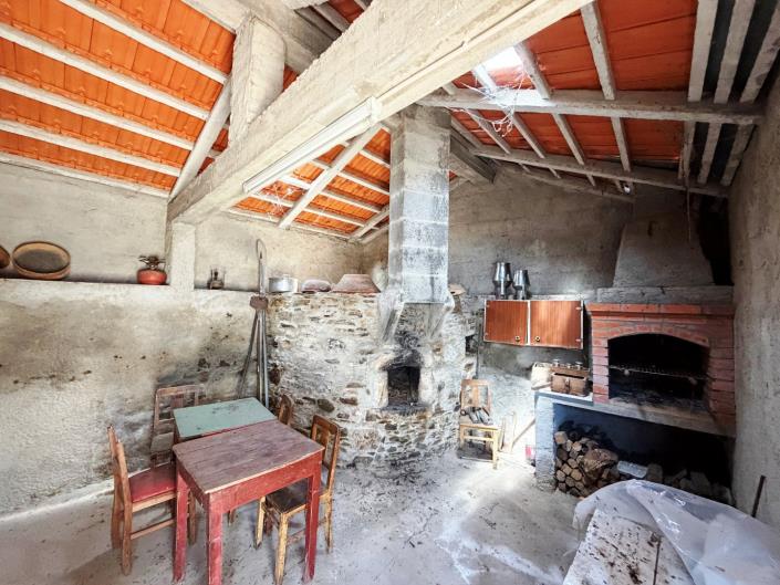 Image No.42-3 Bed Farmhouse for sale