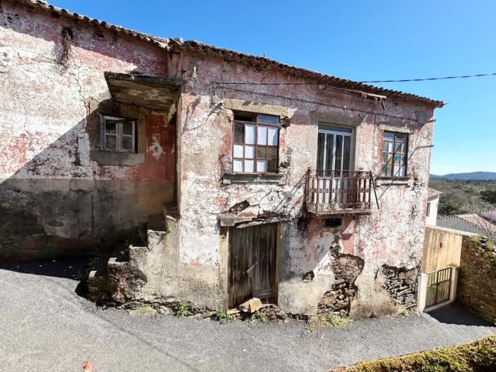 Image No.4-4 Bed Village House for sale