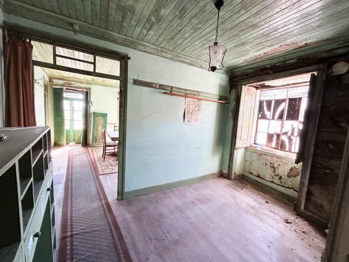 Image No.15-4 Bed Village House for sale