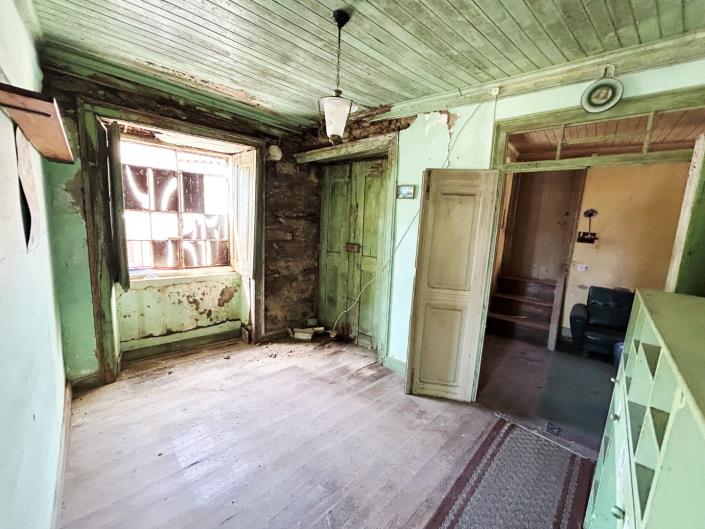 Image No.17-4 Bed Village House for sale