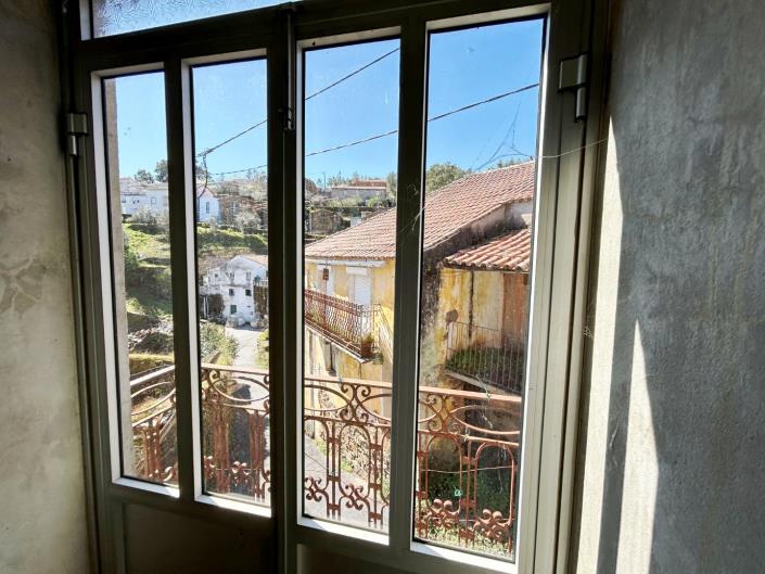 Image No.21-4 Bed Village House for sale