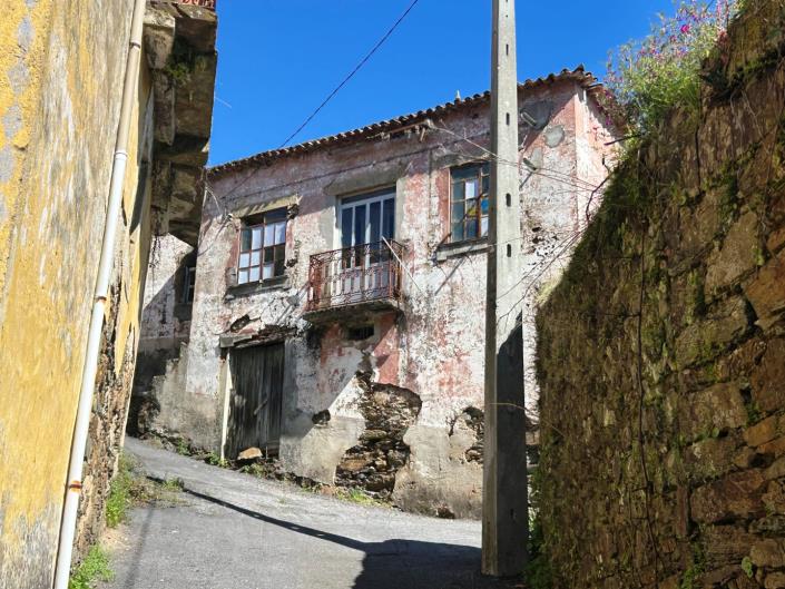Image No.32-4 Bed Village House for sale